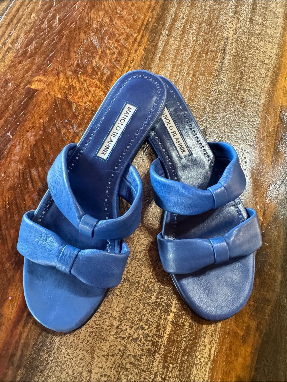 Manolo Blahnik Electric Blue Leather Knot Slide Mules
